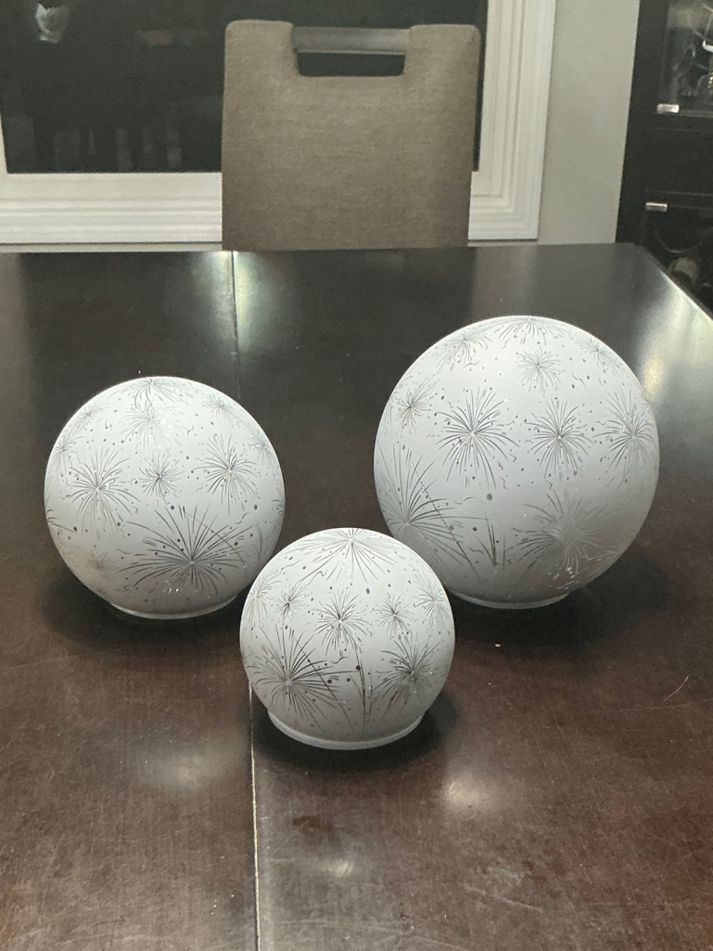 Decorative White Ceramic Sphere Set with Starburst Pattern